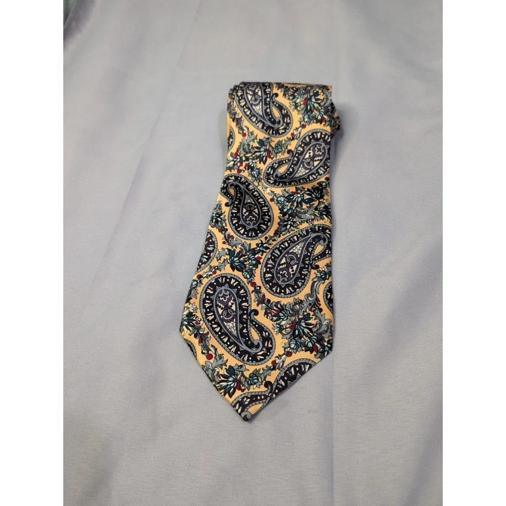 Stafford USA Made 100% Silk Tie Gold Paisley Floral Vintage Classic Mens Necktie
